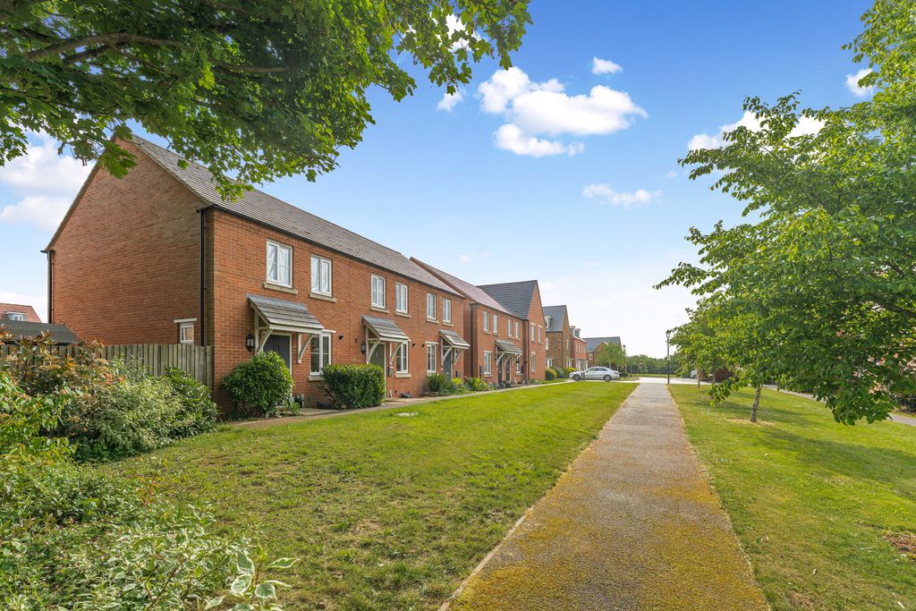 Pargeter Close Adderbury